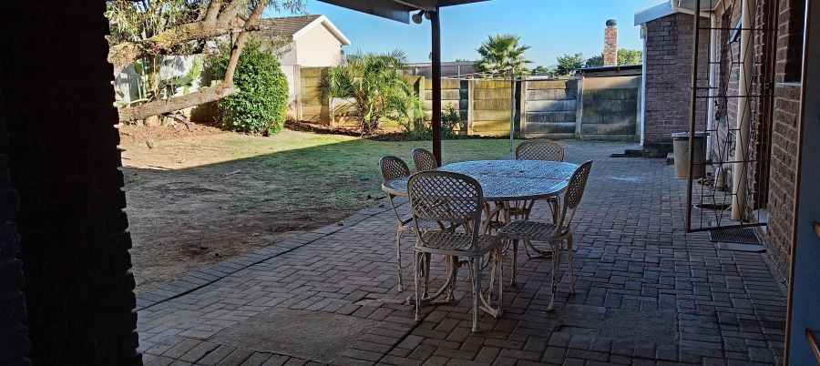 4 Bedroom Property for Sale in Strelitzia Park Eastern Cape